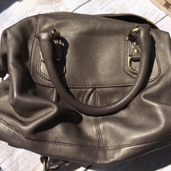 Coach Soft Leather Hobo Bag gold metal details - Picture 6 of 7